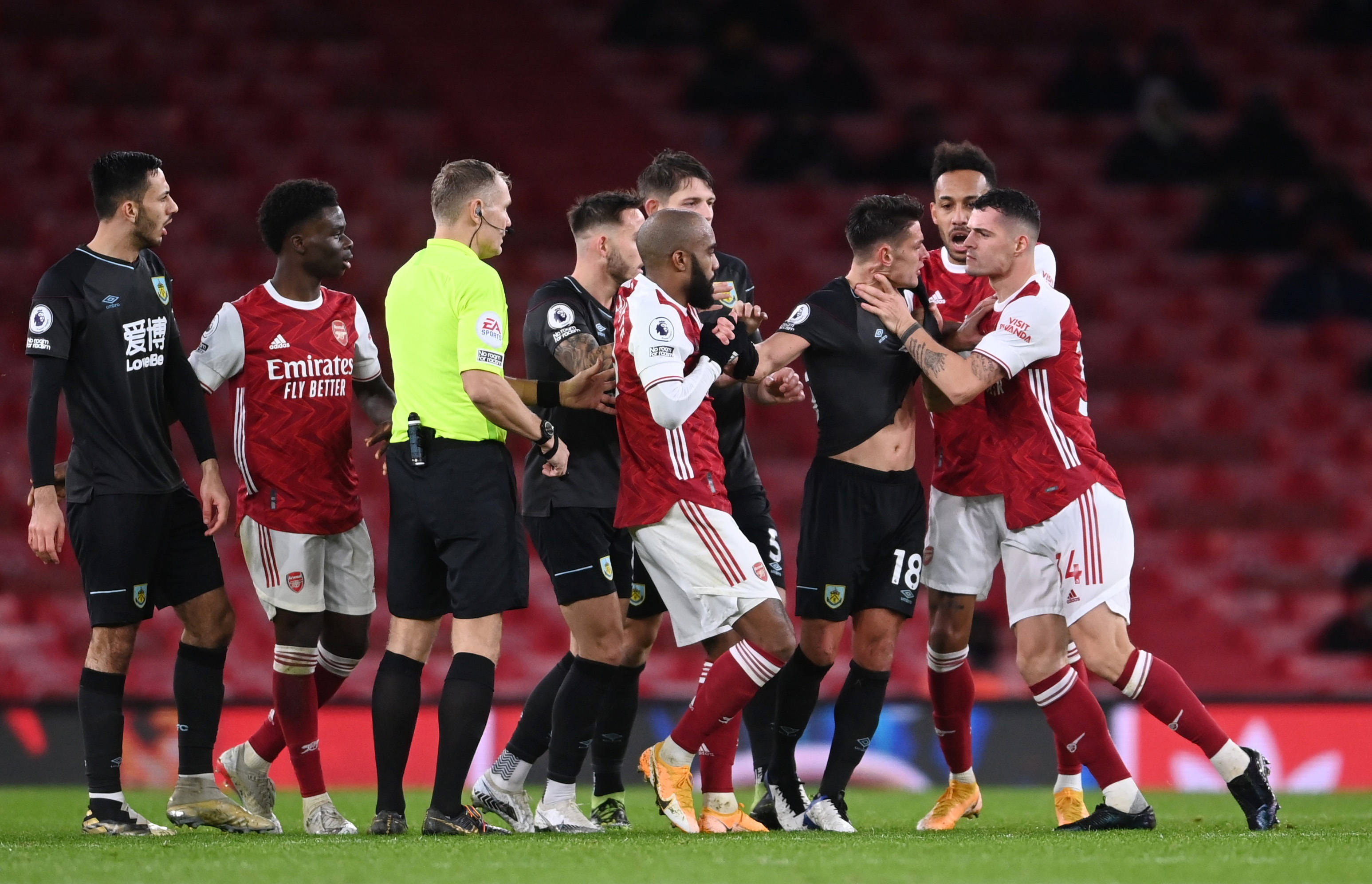 图片报：帕利尼亚在热刺年薪为810万欧，加上奖金可达1000万